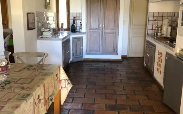 Villa dans le LUBERON à 2 km de LOURMARIN