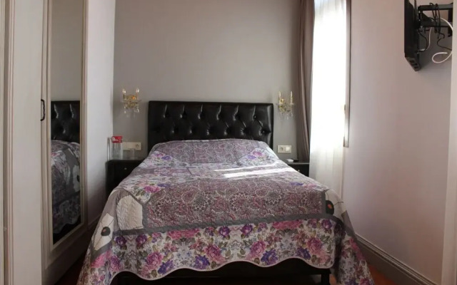 Urla Tarihi Han Otel