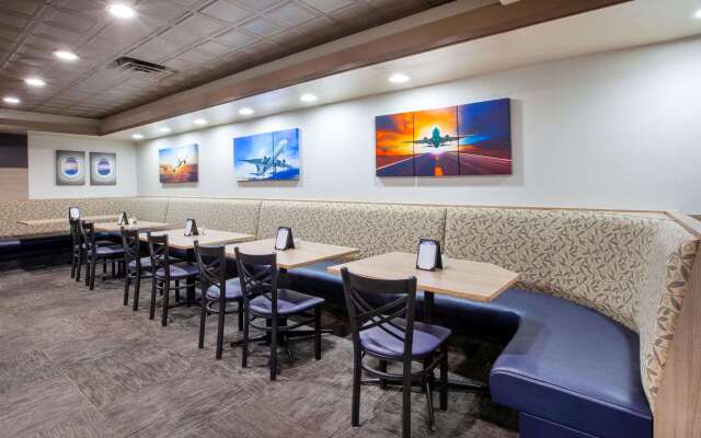 Wingate by Wyndham Detroit Metro Airport