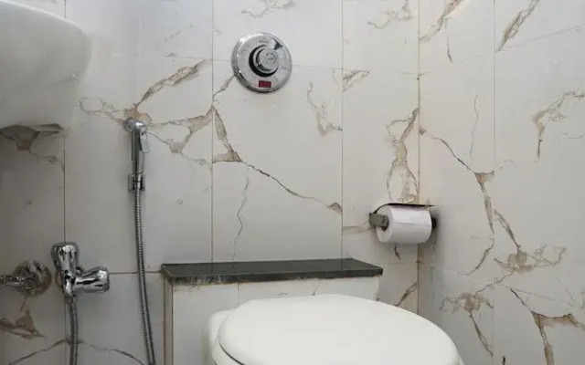 OYO 23670 Hotel Resonare Residency
