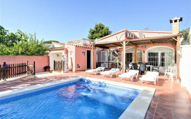 Tranquil Holiday Home With Pool