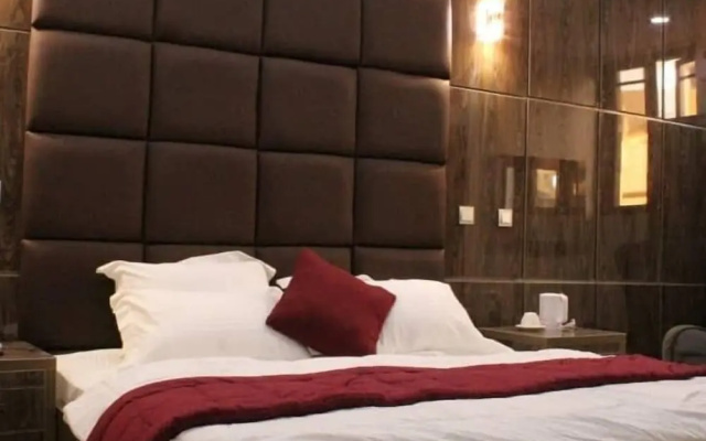 De-Rossi Hotel And Suites