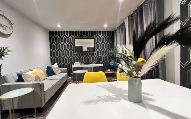 Charming 4 Bedroom Retreat in Canterbury City
