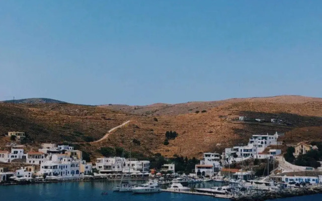 Theis Seafront Retreat - Loutra Seaview Bliss