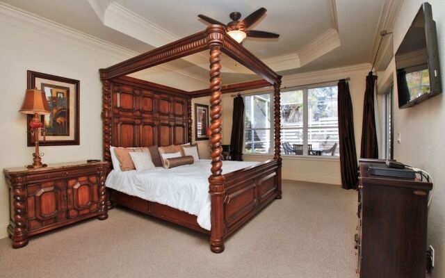 Destiny East Beach House in Destin by Panhandle Getaways