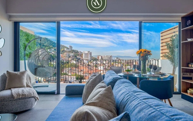 New Studio - King Bed - Pool - Jacuzzi - Gym