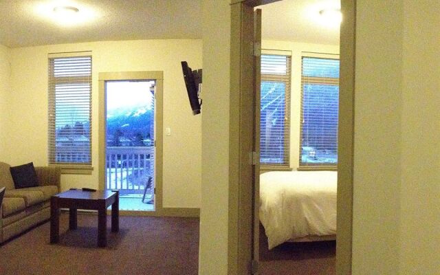 Pemberton Gateway Village Suites Hotel