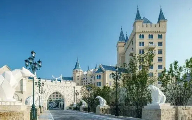 Zhengzhou Yinji Ice and Snow Hotel