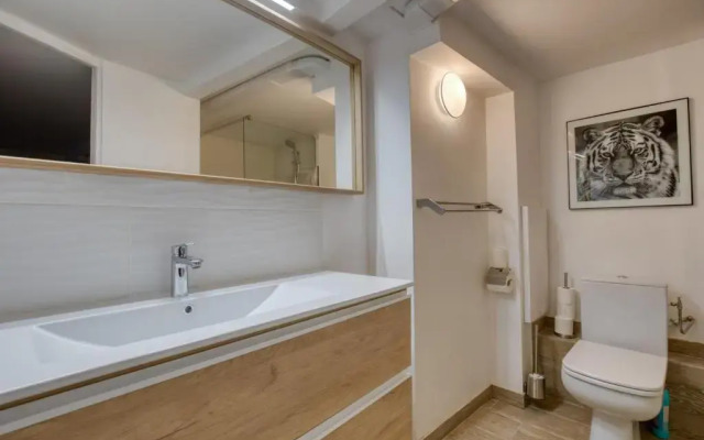 Superb Apartment Near The Bassin De La Villette