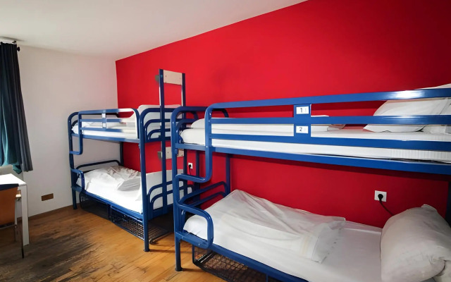 The 4 You Hostel & Hotel