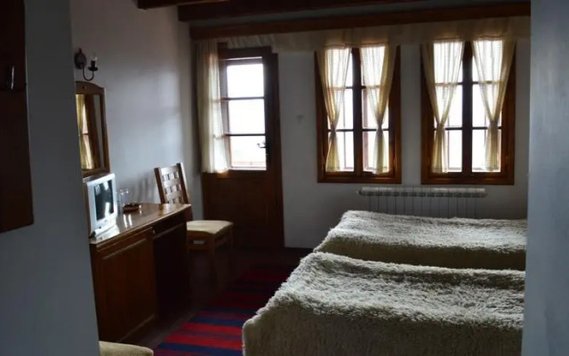 Kostadinovi Kashti Complex