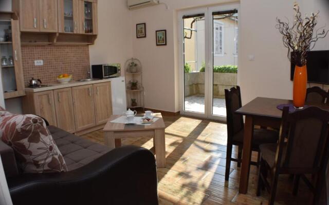 Apartments Krsto Dobrisa