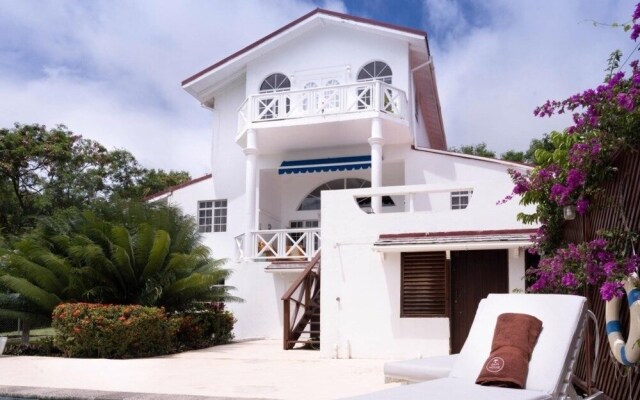 The Date House - Four Bedroom Villa With Private Pool Near the Beach and Calabash Cove Resort 4 Villa by Redawning