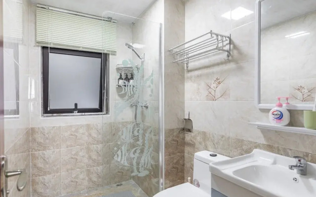 Locals Boutique Apartment WanzaiCEC No.5