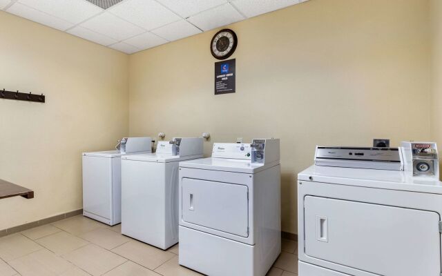 Comfort Inn & Suites Lakeside