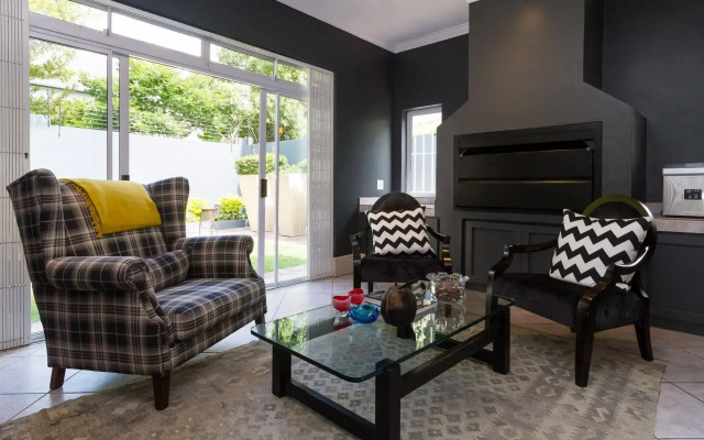 Life and Leisure Luxury Guesthouse