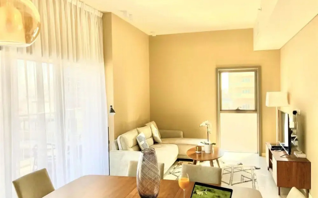 Amazing Living with balcony Park View JVC -1bed