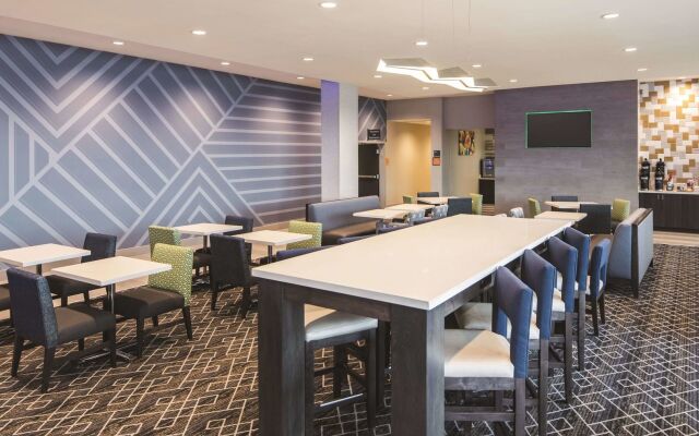 La Quinta Inn & Suites by Wyndham Atlanta South - McDonough