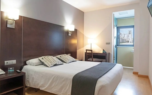Hotel Cardeña by gaiarooms