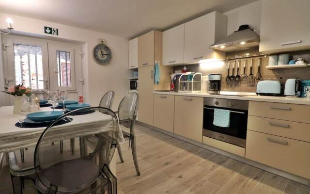 House Stone House Mia Casa