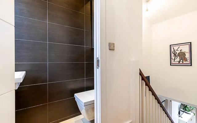 Modern & Airy 2-bed Gem in Trendy Stoke Newington