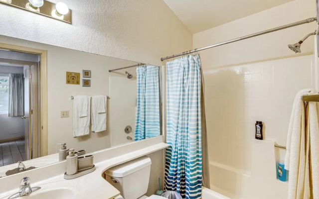 Southwest Getaway w/ Fenced Yard in Chandler!