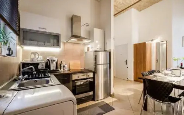 Park View Apartment with Sauna, A/C