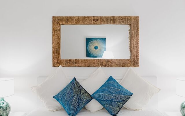 Charme Pettinari 11 people