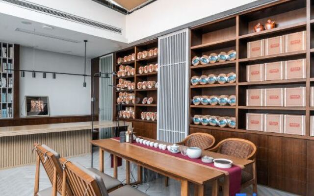 Yinju Jingde Art Hotel