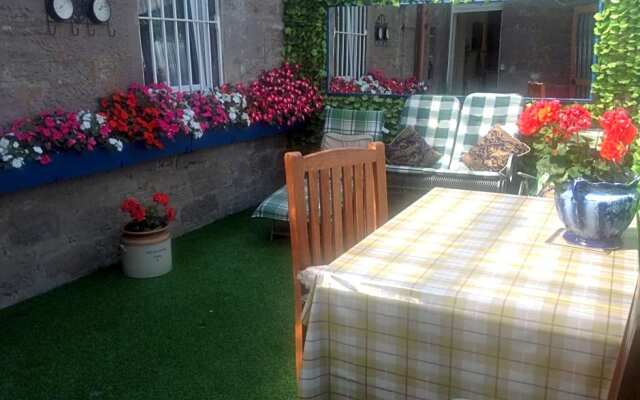 Strathcona Guesthouse