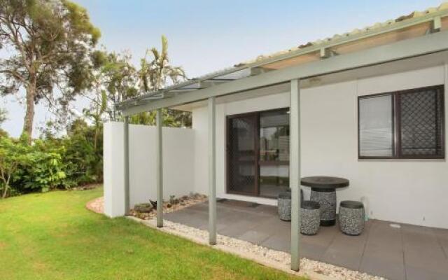 6 Petrie Ave, Marcoola, Pet Friendly, Linen supplied