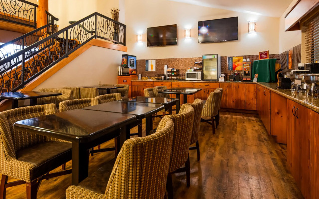 Best Western Plus Sidney Lodge