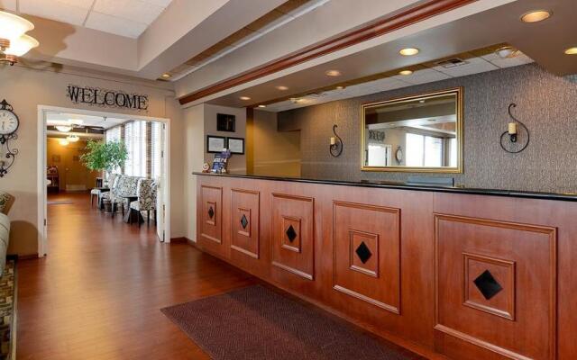 Holiday Inn Tomah-Exit 143