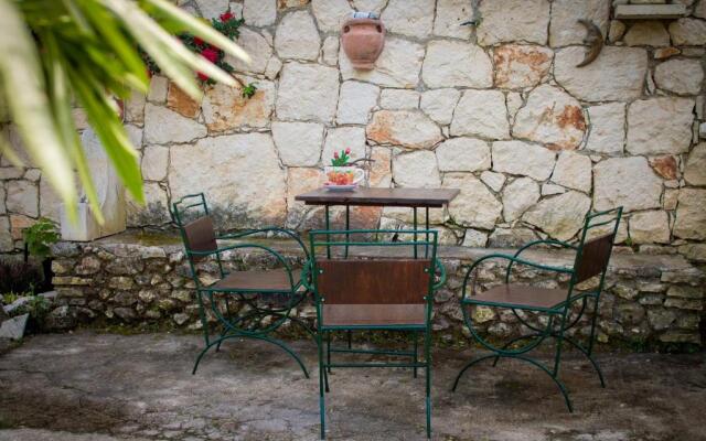 Gioia Traditional House