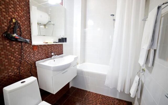 Silk Road Lodge