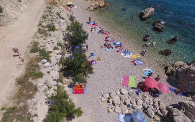 Sunrise Studio Apartments 3