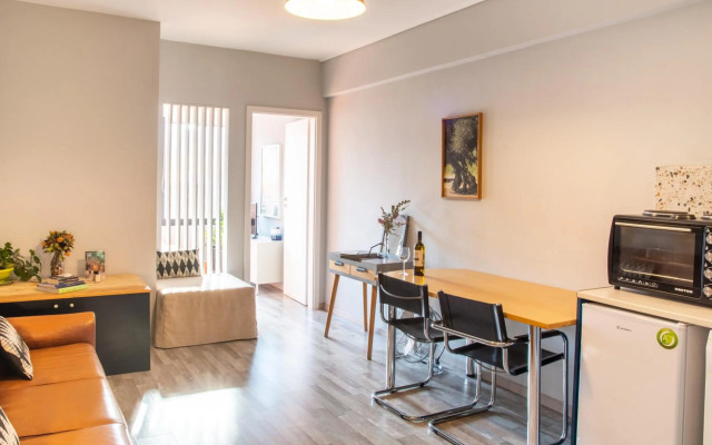 Ermou 18 Mosaics boutique aprtm in Parliament square