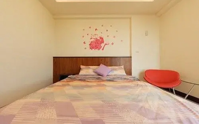 Round Bed