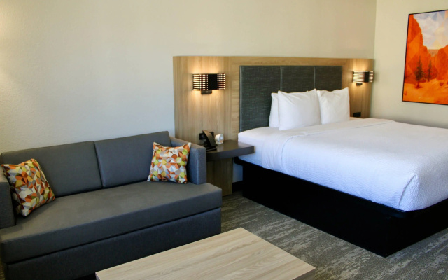 Cairn Hotel