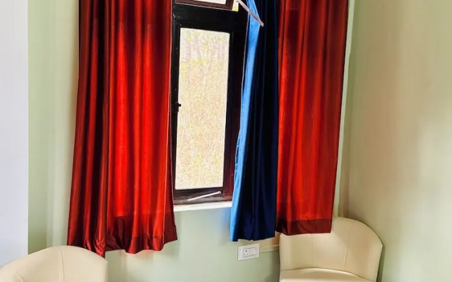 XTSY Travellers Hostel