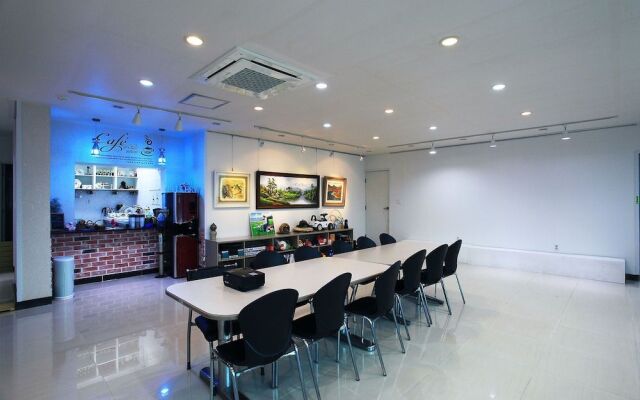 Forest of Color Pension