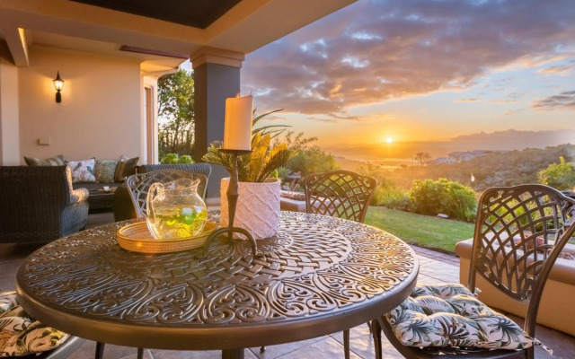 Pezula Magic Retreat - 4 Bedroom Lagoon View Home