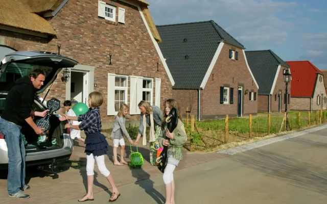 Child-friendly farmhouse villa with PlayStation in Limburg