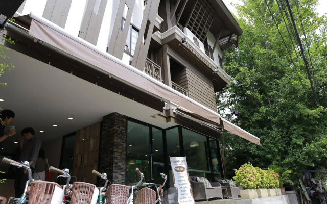 The Peaberry Explorer Hotel