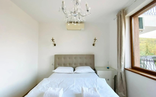 Garden of Eden Apartments