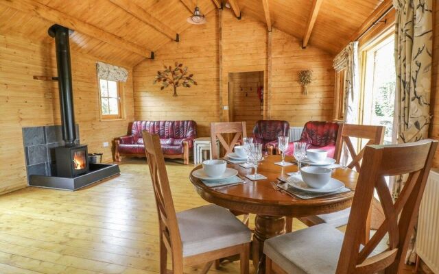 Acorn Lodge