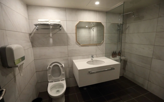 Forest 701 Hotel