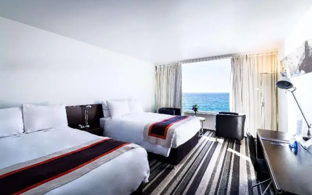 Radisson Acqua Hotel and Spa Concon