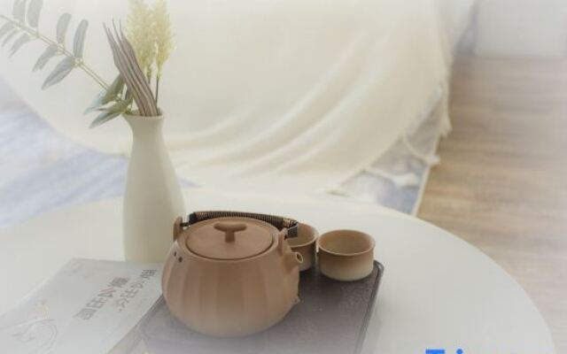 Shengsi Z·Encounter light luxury swimming pool resort