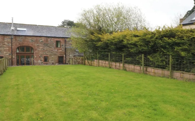 Saddleback Barn